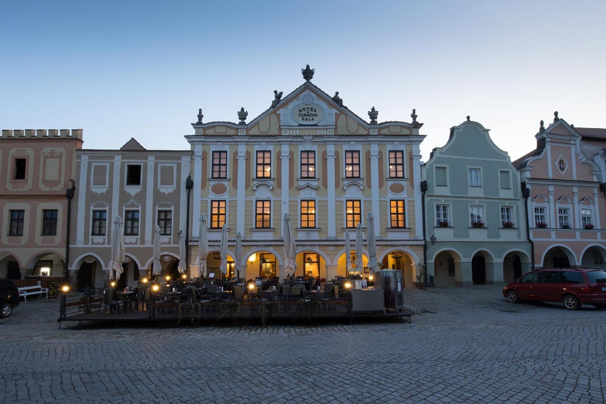 Hotel U Cerneho Orla Telč Exterior foto