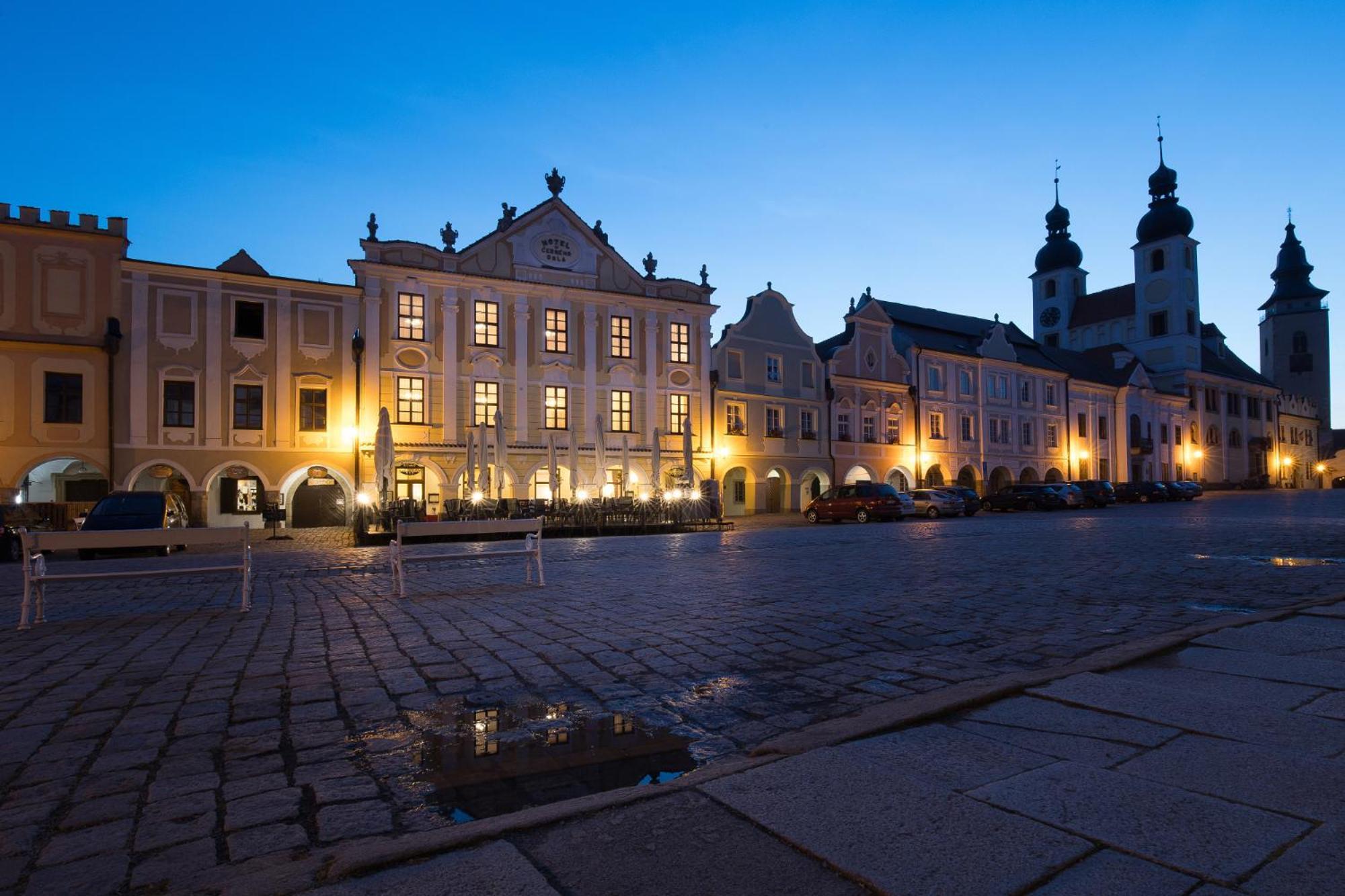 Hotel U Cerneho Orla Telč Exterior foto