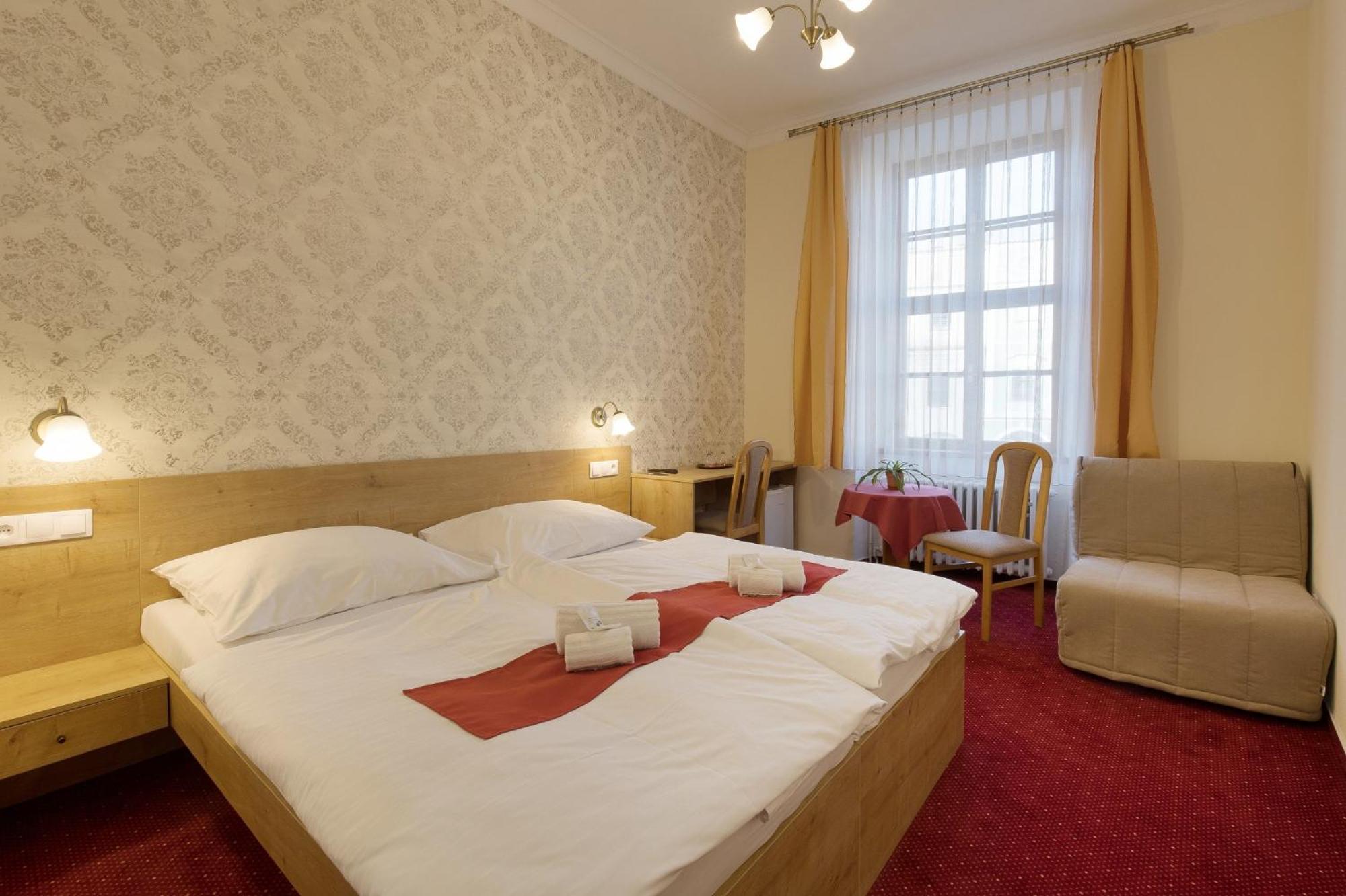 Hotel U Cerneho Orla Telč Exterior foto