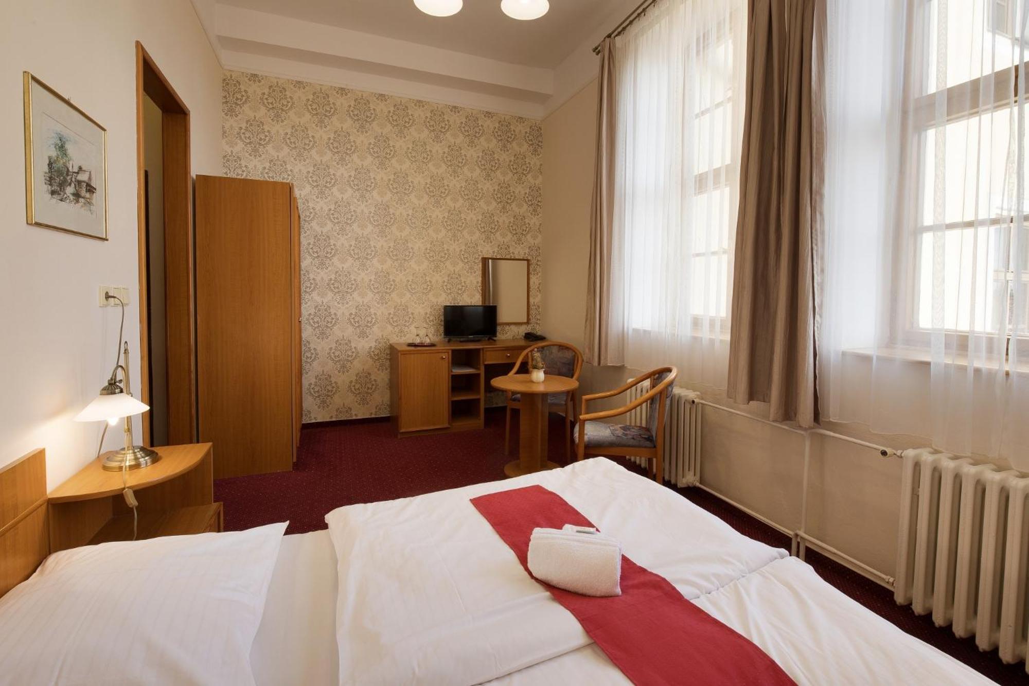 Hotel U Cerneho Orla Telč Exterior foto